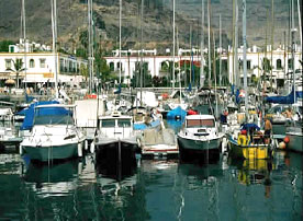 Pr�stav v Puerto de Mog�n